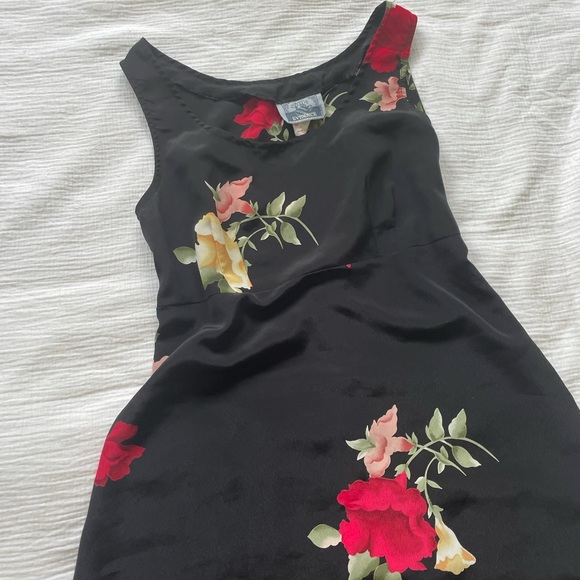 Vintage Evidence Dress - Picture 2 of 3